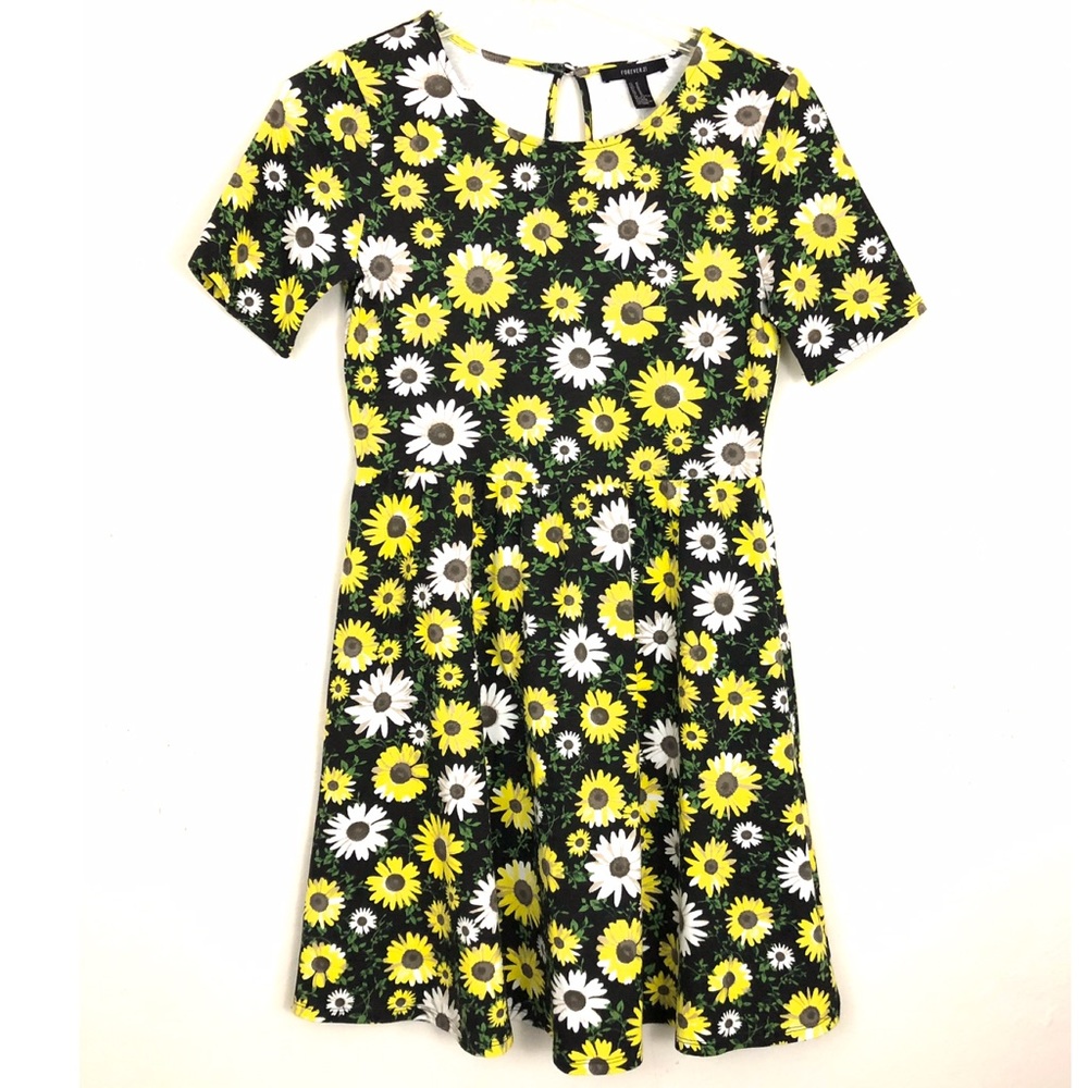 🆕 ❗️Forever 21 Daisies Cotton Skater Dress